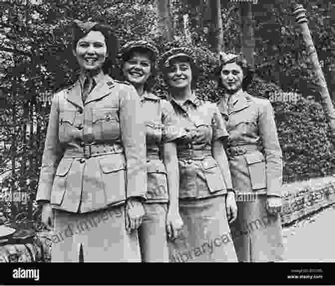 Historical Photograph Of Service Women In Uniform Tracing Your Service Women Ancestors: A Guide For Family Historians (Tracing Your Ancestors)